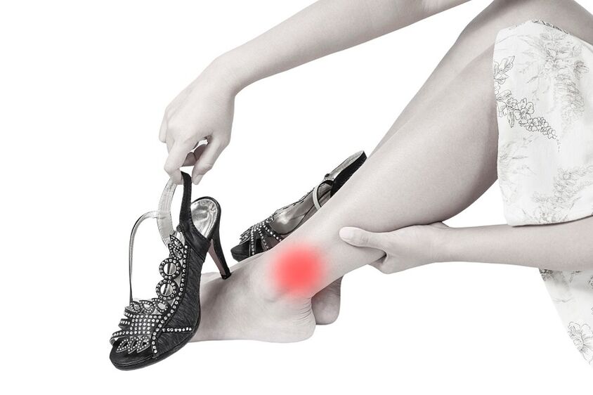 Dolor de tobillo debido a la osteoartritis.